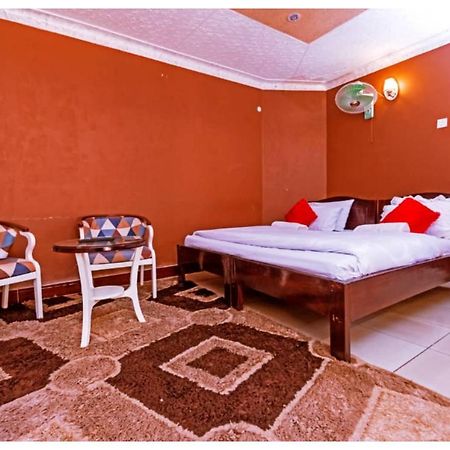 Royal Lake View Gardens Bed & Breakfast Kampala Exterior photo