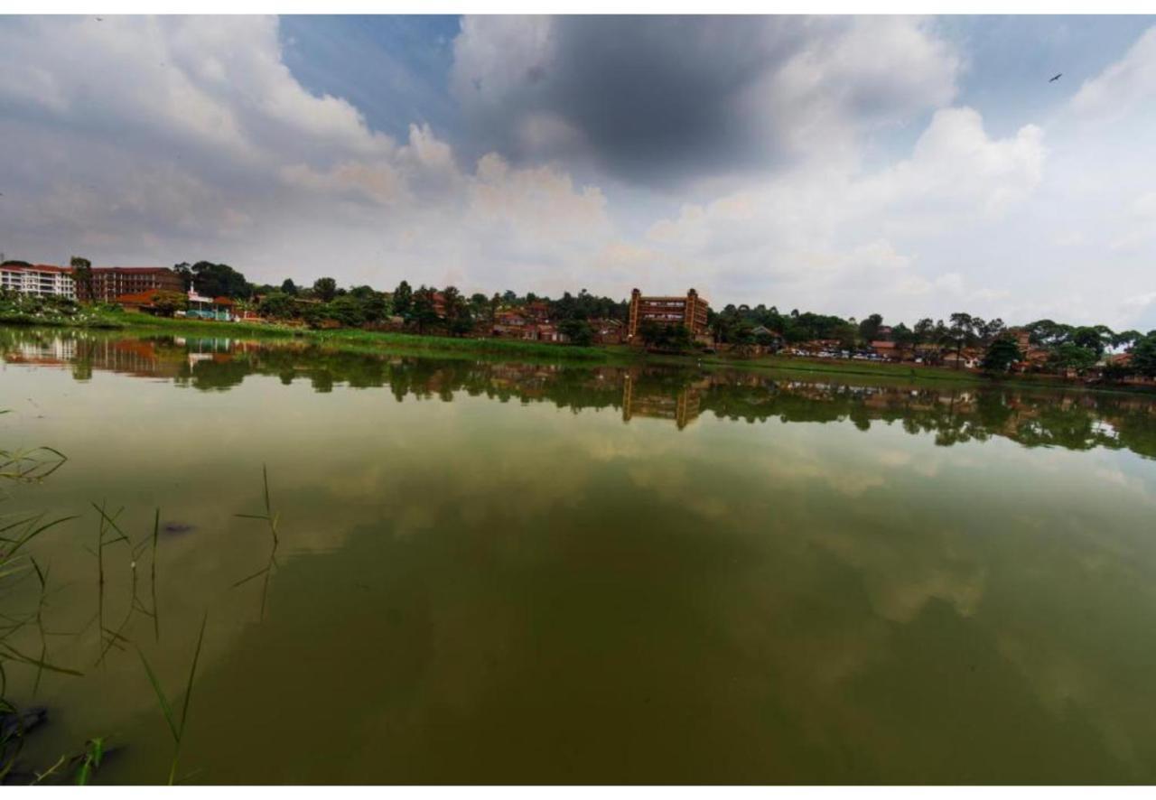 Royal Lake View Gardens Bed & Breakfast Kampala Exterior photo