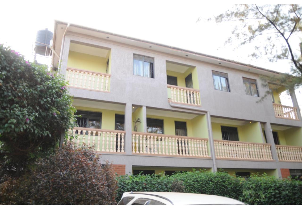 Royal Lake View Gardens Bed & Breakfast Kampala Exterior photo