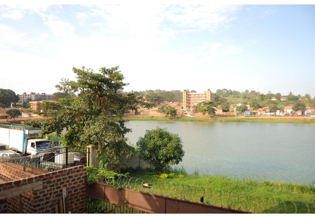 Royal Lake View Gardens Bed & Breakfast Kampala Exterior photo