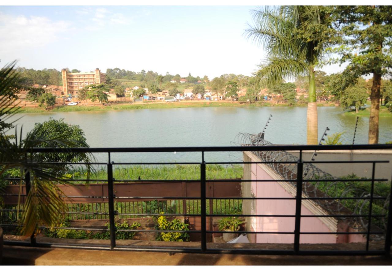 Royal Lake View Gardens Bed & Breakfast Kampala Exterior photo