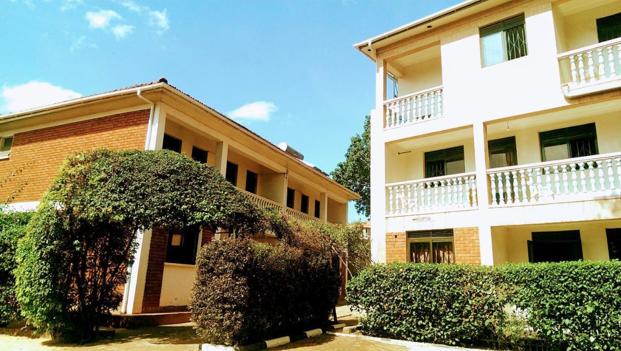 Royal Lake View Gardens Bed & Breakfast Kampala Exterior photo